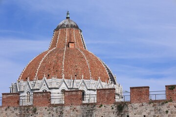 Blick in die Altstadt von Pisa in Italien	