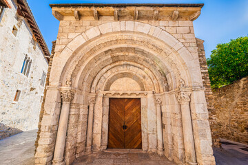 Fototapeta premium Besalú, Catalonia, Spain: Saint Julian church hospital, original 12th century facade