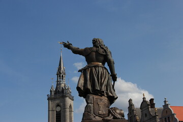 Fototapeta premium Statue de la Princesse d'Espinoy - Christine de Lalaing, beffroi de Tournai, Belgique