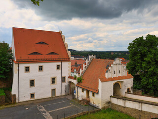Blick auf das Schloss Colditz auf historische Geb&auml;ude und Toreinfahrten der Schlossanlage am 31. Mai 2024, s&auml;chsische Architektur im Landkreis Leipzig, Sachsen, Deutschland