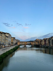 Obraz premium Ponte Vecchio at sunset in May