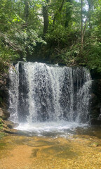 Obraz premium lac de Saint-Férréol et cascade, oeuvre de Pierre Paul Riquet 