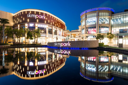 Kaohsiung, Taiwan- June 14, 2024: Night view of SKM Park Outlets Kaohsiung, Taiwan. It is a brand-new type of compound lifestyle outlet of Shin Kong Mitsukoshi.