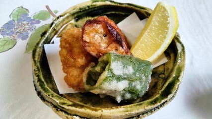 This is a conger eel dish that is popular in the summer in Kyoto, Japan.