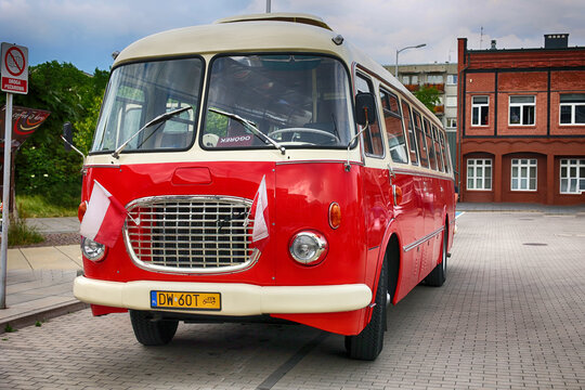 Jelcz 043 polski autobus z dawnych lat. 