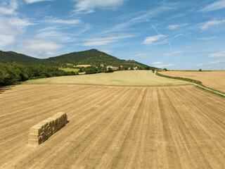 Obraz premium Straw bales in cereal field. Lérruz. Municipality of Lizoáin-Arriasgoiti. Navarre