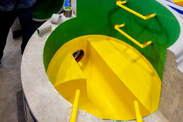 Tray bottom for use of chemically aggressive wastewater.