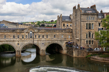 Fototapeta premium Pulteney Bridge over the River Avon in Bath England, Somerset, UK May 30 2024