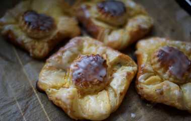 Puff pastry quark pocket with icing, homemade