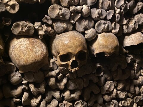 Paris - teschi nelle catacombe (ossuaire municipal)