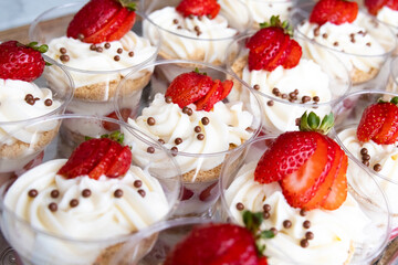 magnolia dessert, dessert, strawberry, delicious, cake, food