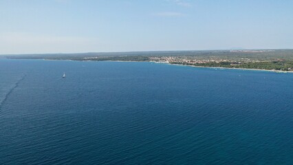 Obraz premium Luftbild – Fazana - Istrien Kroatien im Sommer