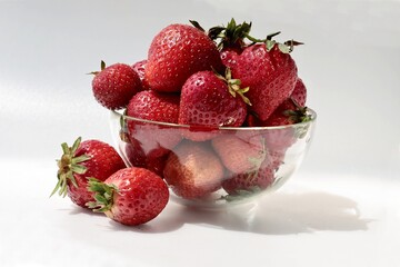 strawberry plant,fruits and flowers close up