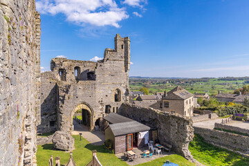 Obraz premium The ruins of Middleham Castle, childhood home of King Richard III.
