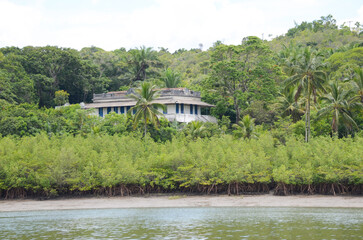 Riverside population of the Paraguaçu River in the region between the municipalities of Maragogipe...