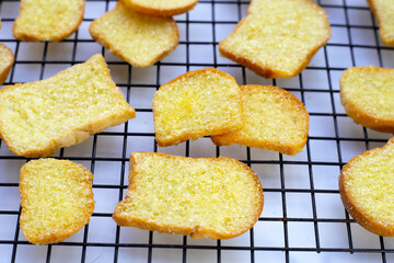 Crispy butter and sugar bread