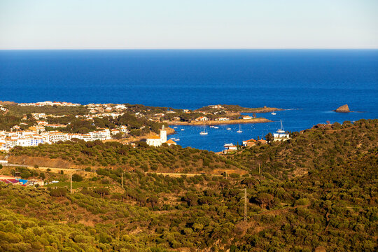 Spain, Catalonia, Cadaques, Small town on Mediterranean coast