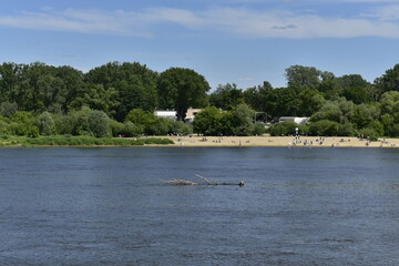 Wisła, Warszawa, Polska, stolica, dziki brzeg, plaża, turyści, relaks, wypoczynek 
