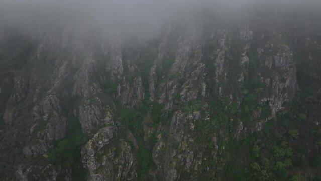 Ca&ntilde;on del SIl un d&iacute;a nublado en Lugo