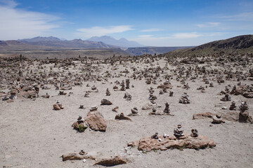 Obraz premium Arequipa, Peru - Dec 5, 2023: Mirador De Los Volcanes (Volcano Viewpoint) in the Peruvian Andes between Arequipa and Colca