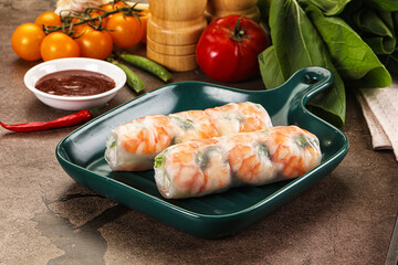Vietnamese spring roll with prawn
