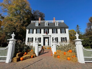 The Ropes mansion, a historic home in Salem, Massachusetts is operated as a muse and was a filming location for the movie Hocus Pocus