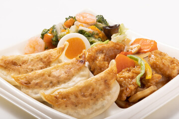 中華3点盛り合わせ（海老塩炒め　酢豚　餃子）