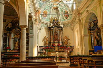 Fototapeta premium Inneres der Kirche Sant Abbondio, Gentilino, Kanton Tessin, Schweiz