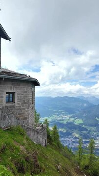 Blick vom Kehlsteinhaus auf die Berge