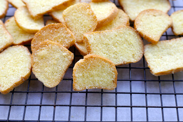 Crispy butter and sugar bread