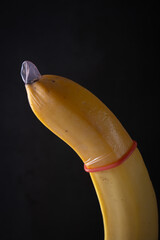 バナナ コンドーム 避妊 安全 セックス 愛情