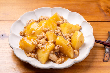 じゃが芋のそぼろ煮