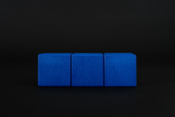 あじさいの花畑を歩く様子　梅雨　縦型動画