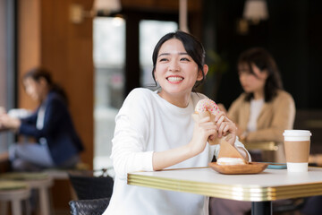若い女性
