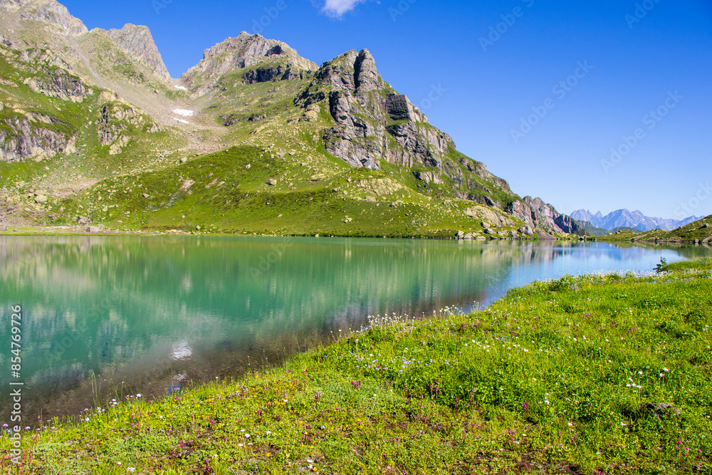 Wall mural lake landscape