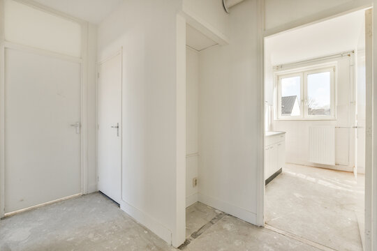 Empty room at Honselerdijkstraat 26 ready for renovation