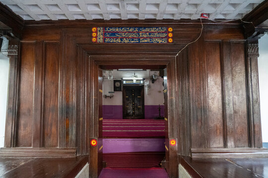 The Ponnani Juma Masjid, also known as the Ponnani Valiya Jumath Palli, is a Friday mosque, located in Ponnani,