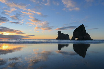 Wharariki Beach (Windows 10 Wallpaper)