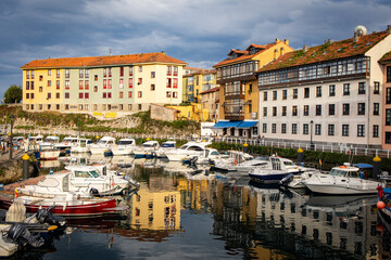 Obraz premium Sun setting on spanish, seaside village