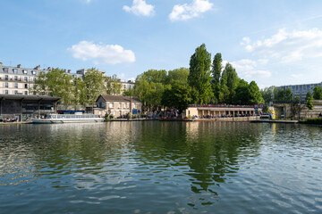 Le bassin de la Vilette dans le centre de Paris en France
