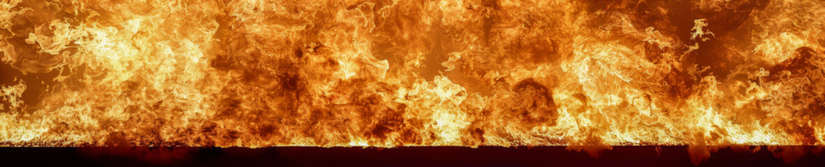 Obraz premium Blazing Fire with Robust Flames and Heavy Smoke