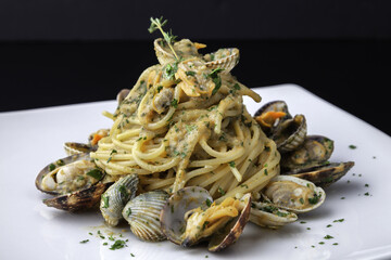 traditional Sardinian spaghetti with arselle mussels