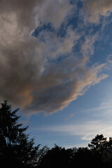 Obraz premium Abendliche Sonnenuntergangsstimmung über Marbach, nach Art alter Meister der Romantik