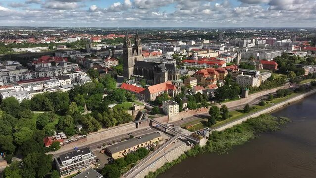Approaching towards the cathedral square in Magdeburg. City panorama in the background. Magdeburg Cathedral in the middle of the picture, the old town and Stadtfeld Ost districts in the background.