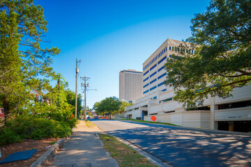 Obraz premium Street scene view in Downtown Tallahassee. Florida. USA 2024. Long exposure photo with motion blur