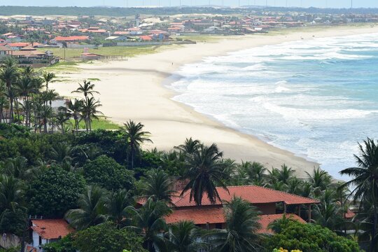 A Praia da Ta&iacute;ba &eacute; uma praia do estado brasileiro do Cear&aacute;. Est&aacute; localizada a 76 km de Fortaleza no munic&iacute;pio de S&atilde;o Gon&ccedil;alo do Amarante.
