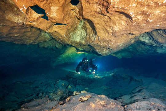 Cave Diving in Telford Springs Cave System, Suwannee River, Florida