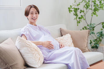 笑顔の妊婦