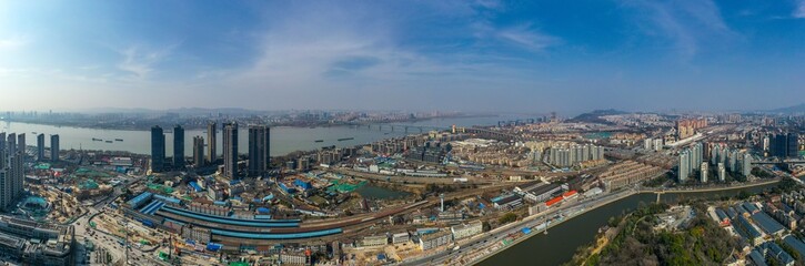 Obraz premium The surrounding beauty of Wuhan Yangtze River Bridge