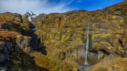 Ein Wasserfall auf Island